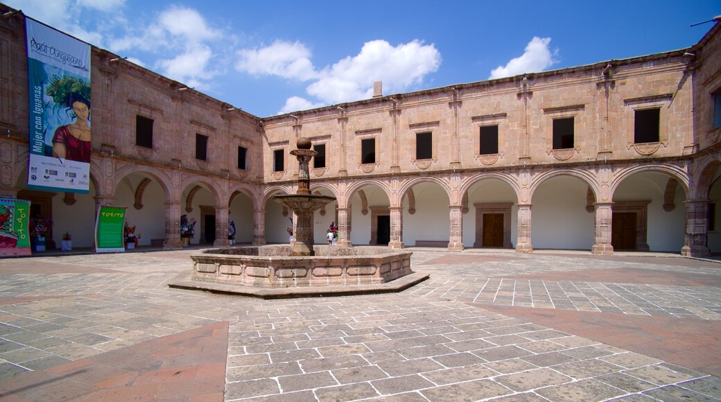 Morelia caratteristiche di architettura d\'epoca, piazza e piccola città o villaggio
