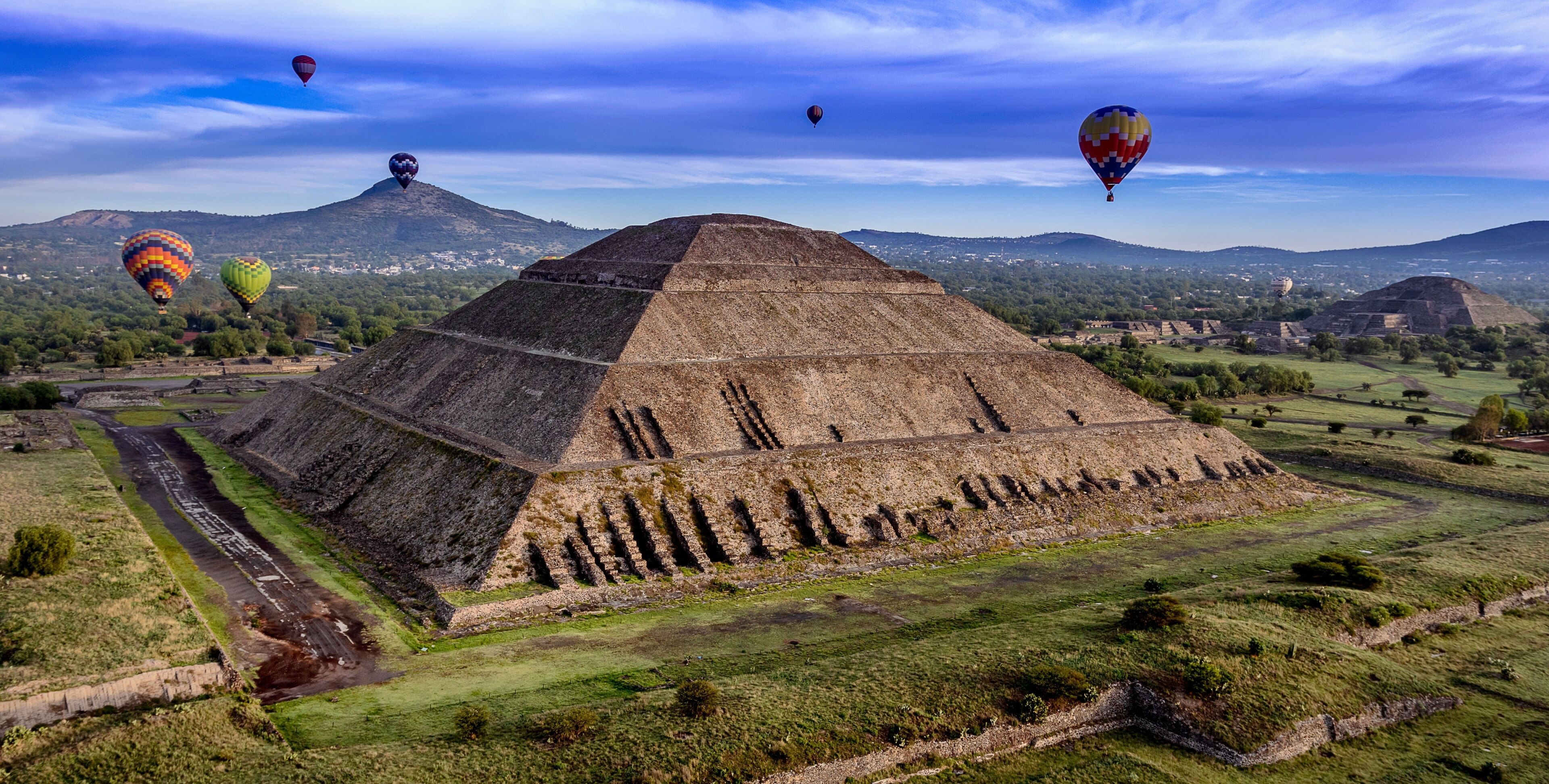 Aerial view of hot air balloons above the Teotihuacan pyramid in Mexico city