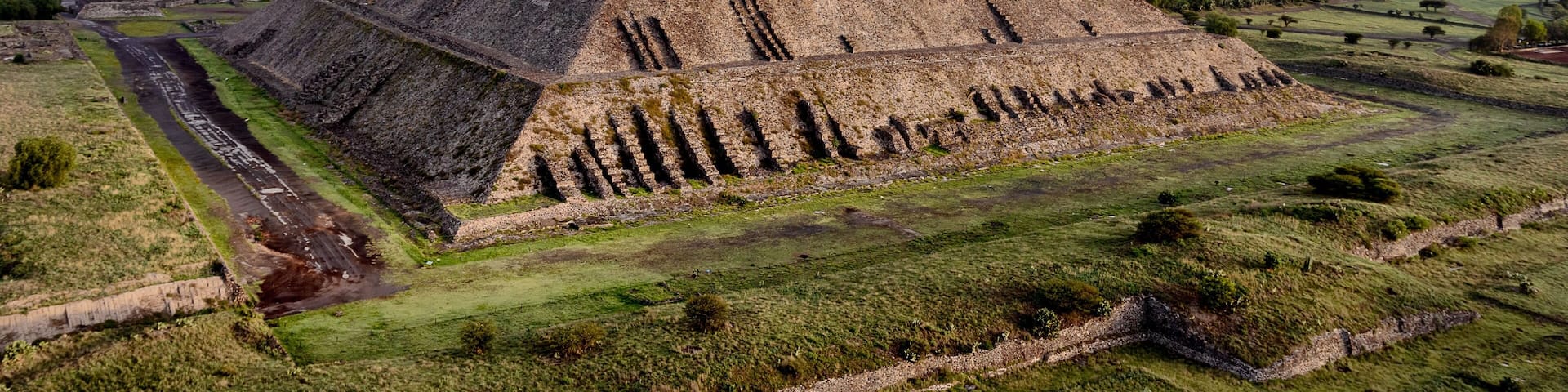 Aerial view of hot air balloons above the Teotihuacan pyramid in Mexico city