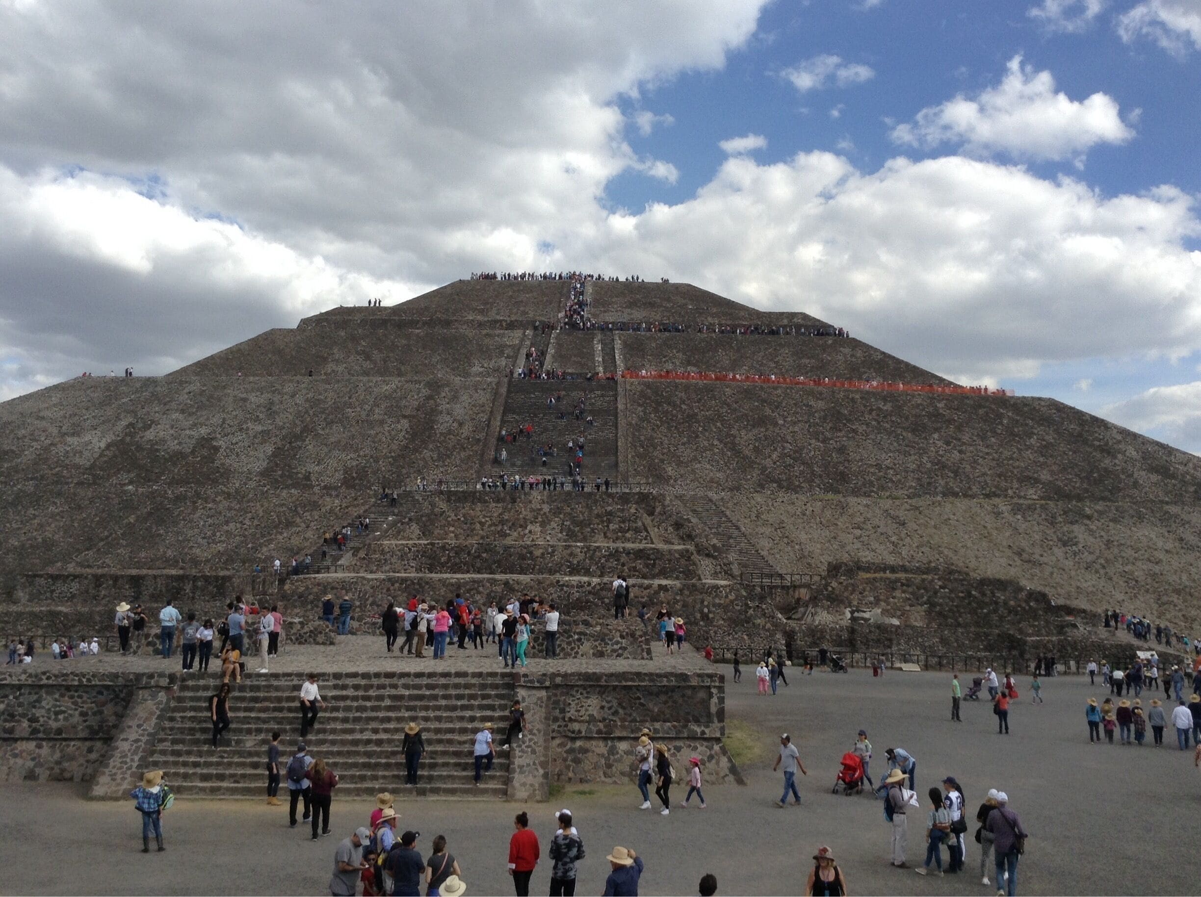 Energy, peace, reunion , life ! "Pyramid of the sun" Teotihuacán , Mexico.