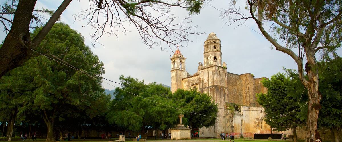 테포츨란 을 보여주는 문화유산 건축 과 정원 뿐만 아니라 소규모 사람들