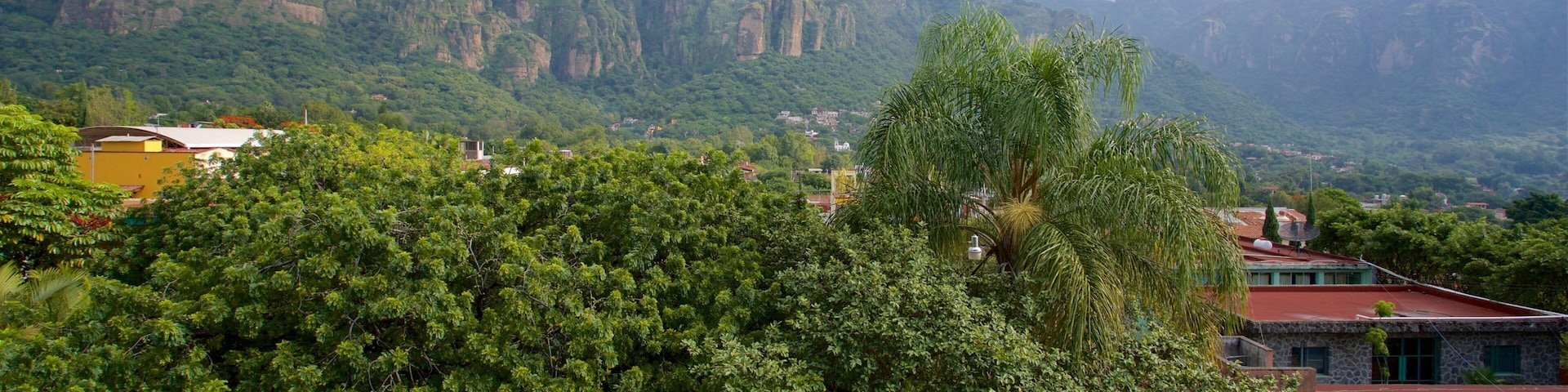 Tepoztlan showing landscape views and tranquil scenes