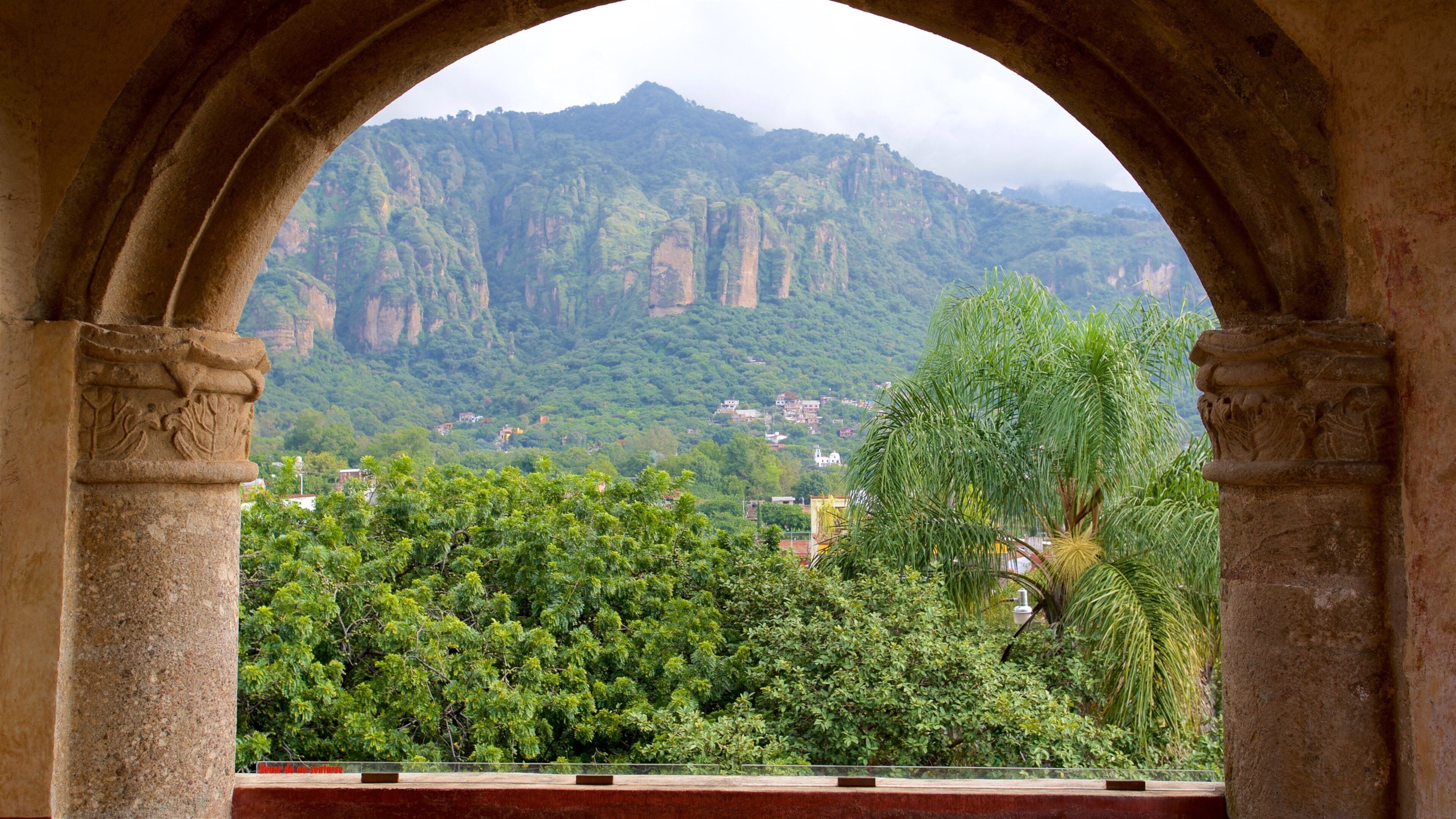Tepoztlan featuring heritage elements and tranquil scenes