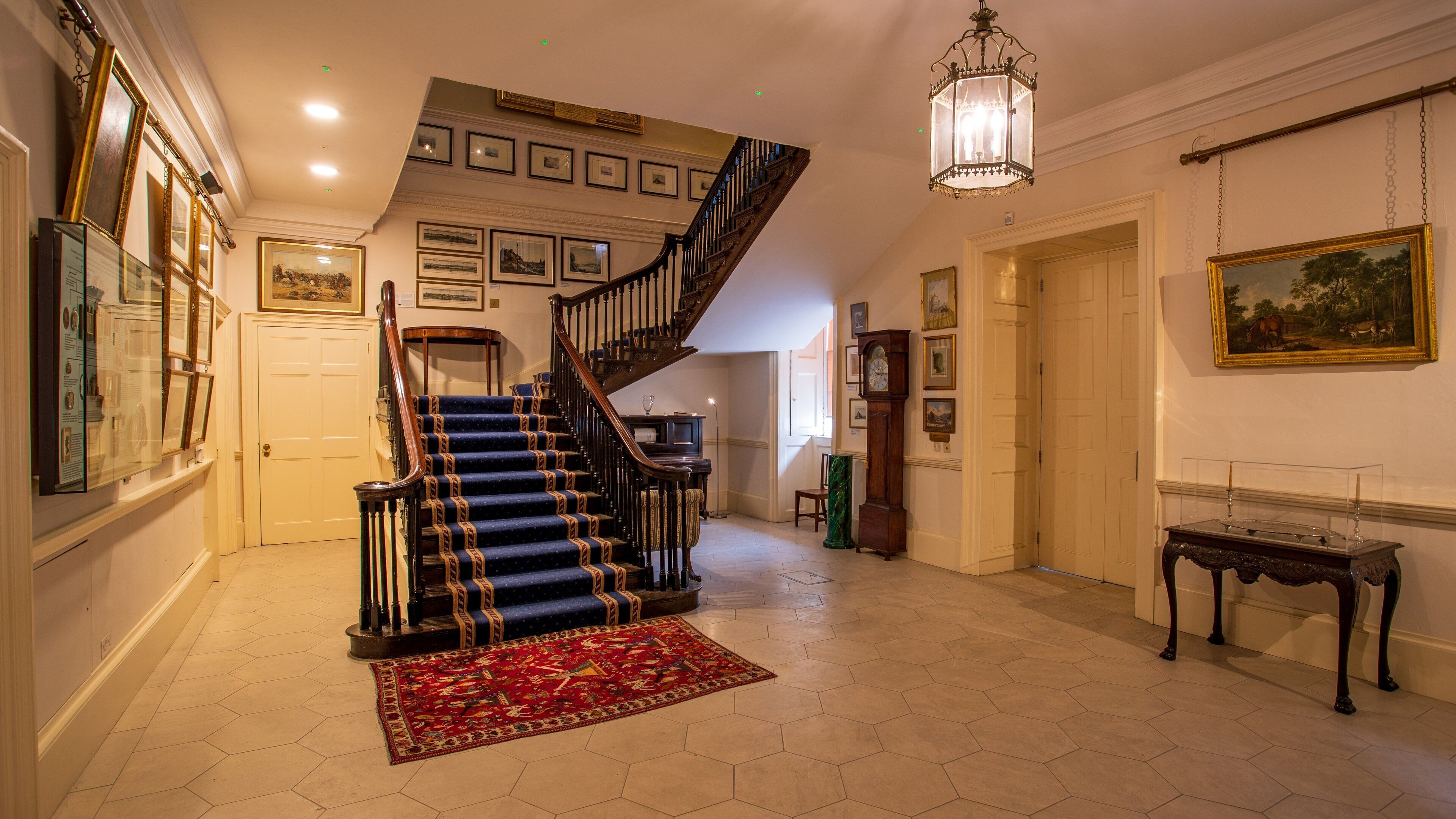 Bishop\'s Palace showing interior views and a castle