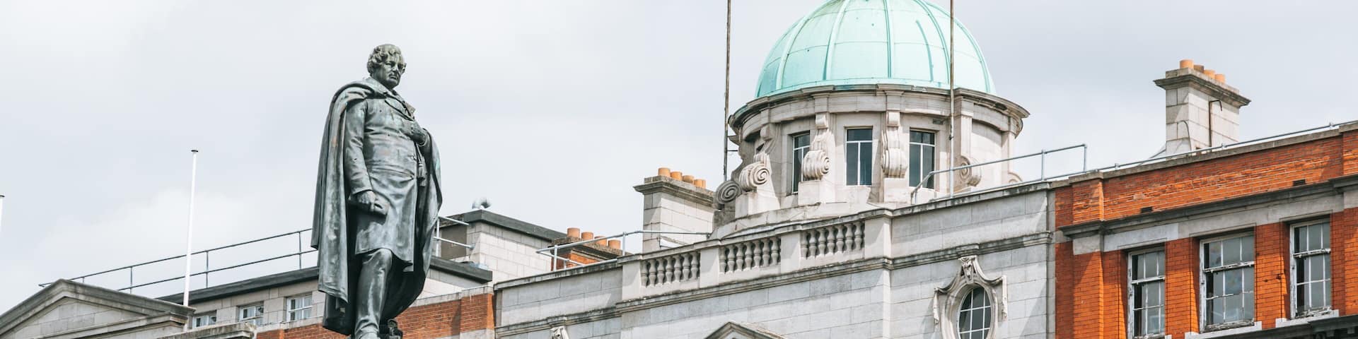 Daniel O\'Connell Statue showing heritage elements, a statue or sculpture and heritage architecture