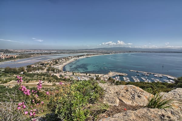 Panorama sulla spiaggia del Poetto e Marina Piccola, Cagliari. Sardegna