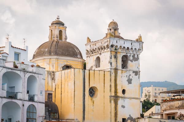 Cathedral of Santa Maria Assunta showing heritage elements and a coastal town