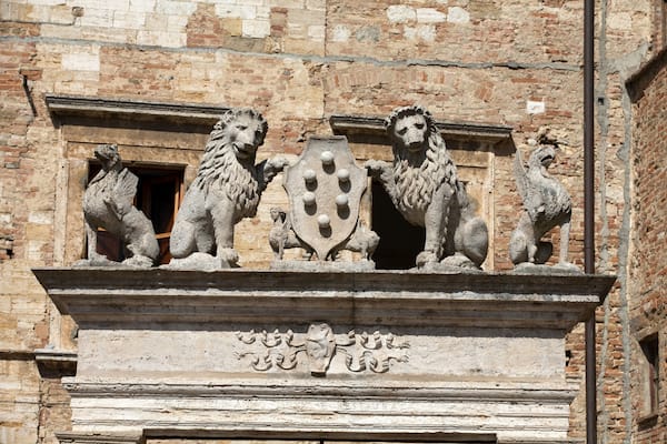 Old well in Piazza Grande - Montepulciano , Tuscany, Italy