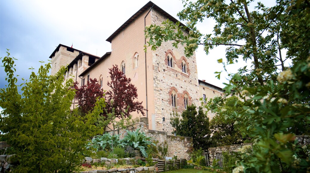 Rocca di Angera fasiliteter samt kulturarv og hage