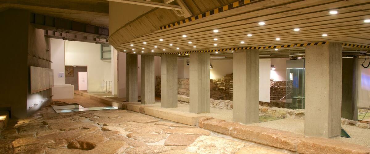 Trento mostrando vistas interiores y elementos del patrimonio