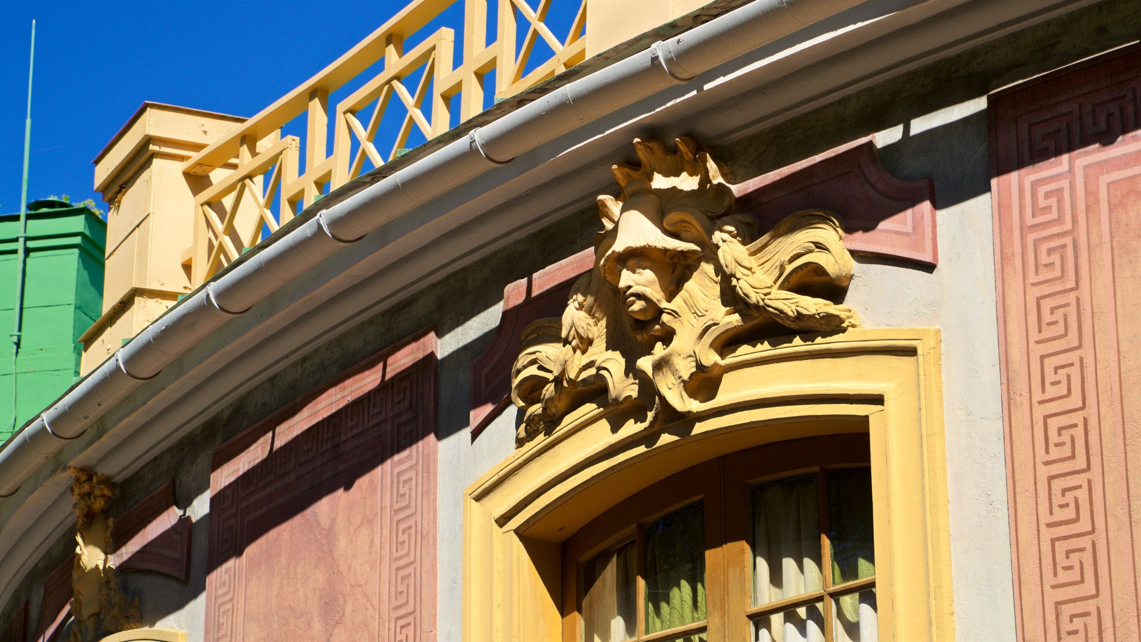 Chinese Pavilion which includes heritage elements