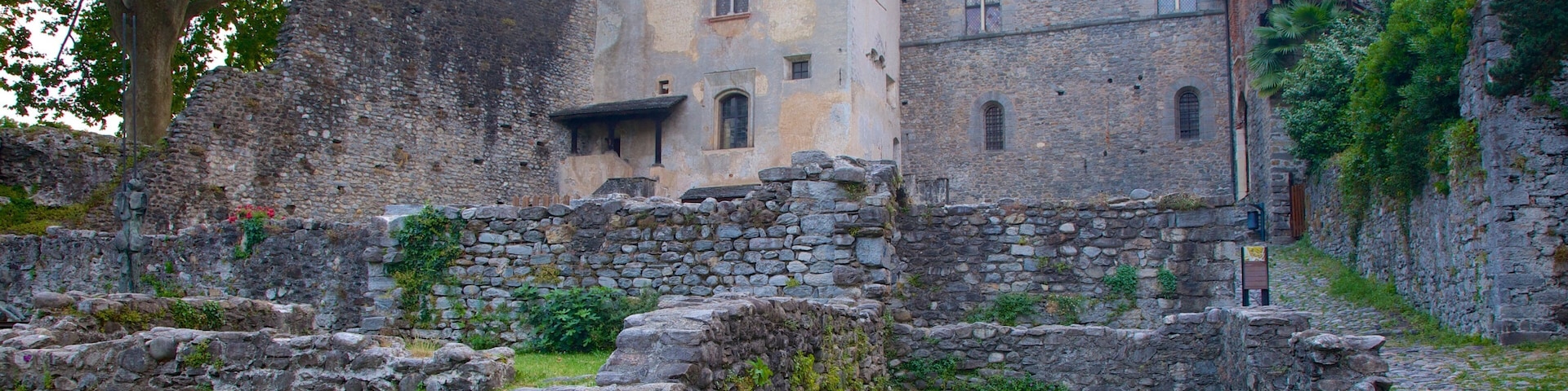 Castello Visconteo featuring a ruin and heritage architecture