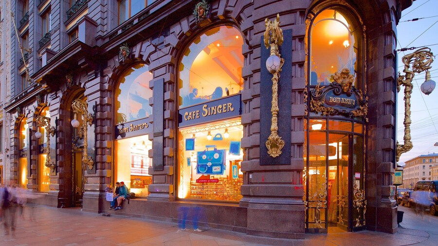 St. Petersburg which includes cafe scenes, signage and heritage architecture