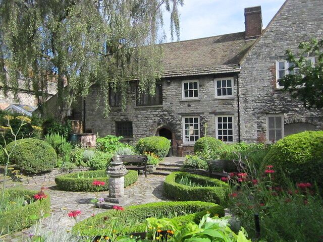 Scaplen's Court Museum & Garden