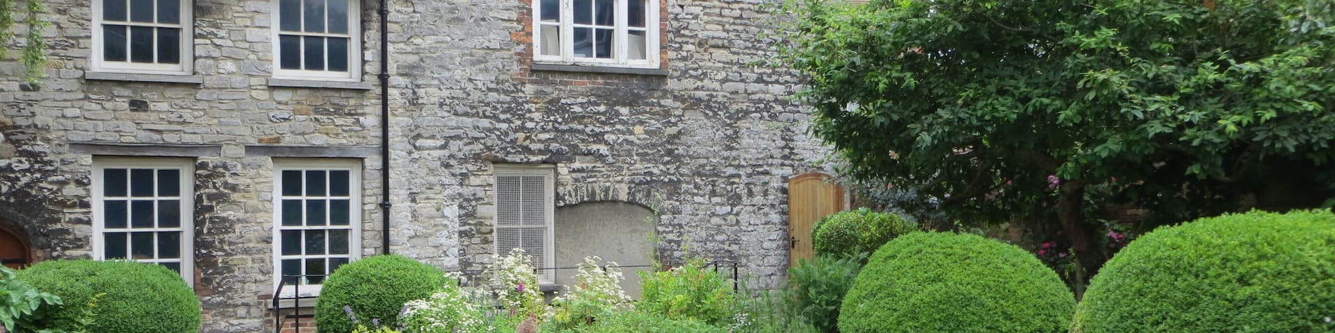 Scaplen's Court Garden