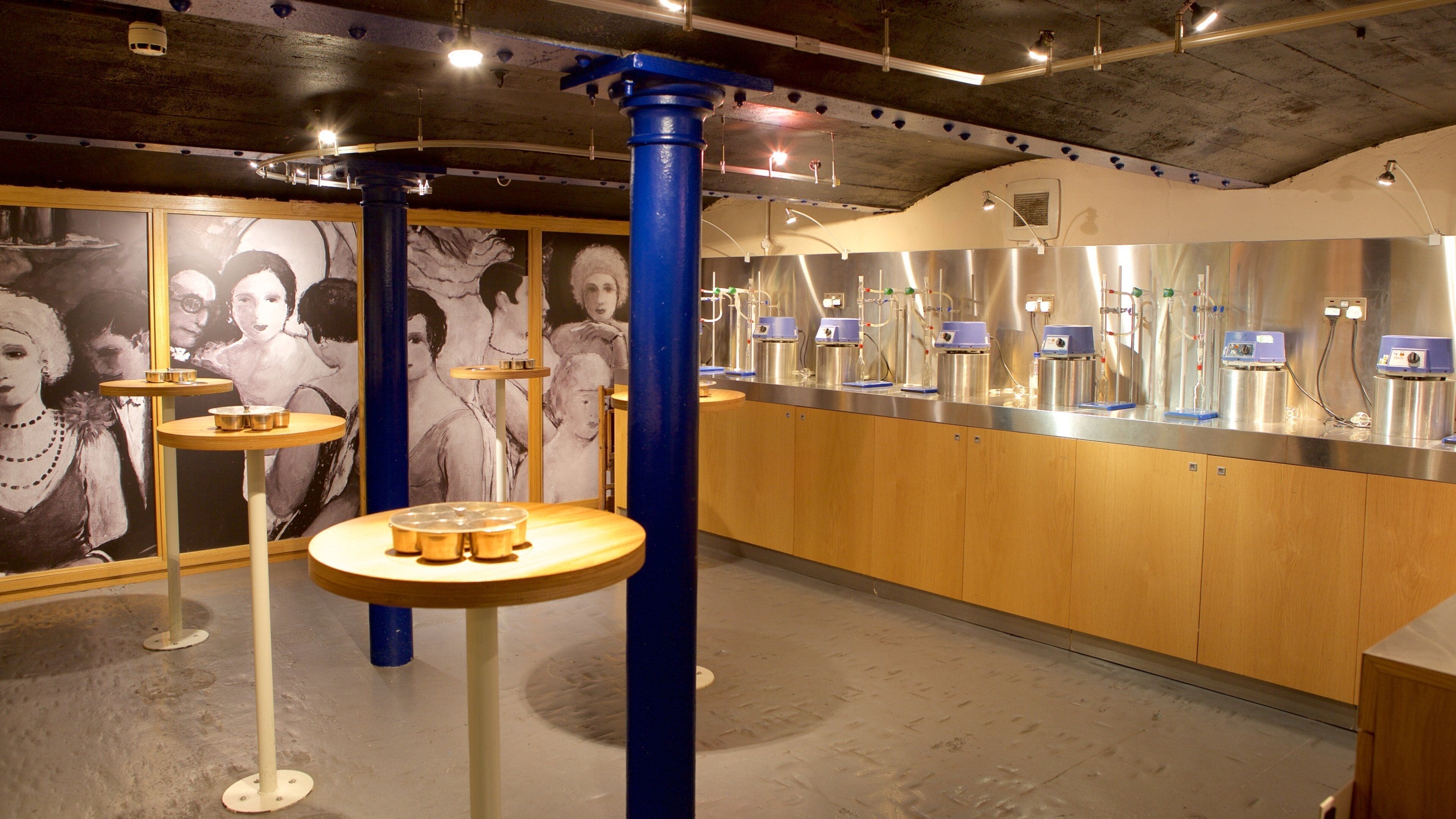 Plymouth showing drinks or beverages and interior views