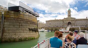 Plymouth featuring heritage elements, boating and heritage architecture