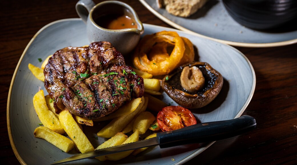 Crown Liquor Saloon which includes dining out and food