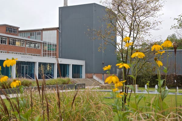 World of Wedgwood som inkluderar blommor