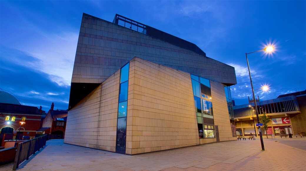 Quad som inkluderer moderne arkitektur og nattbilder