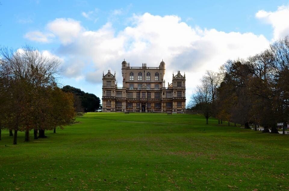 Taken at Wollaton Hall in Nottinghamshire, UK.
#Nottingham #WollatonHall #Hall #Manor #Mansion #Building #Batman #DarkKnight #Outdoors #GetOutside #Walking #Autumn  