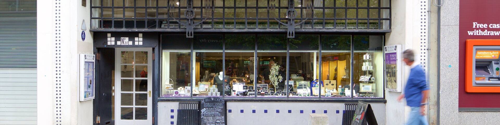 Glasgow which includes street scenes