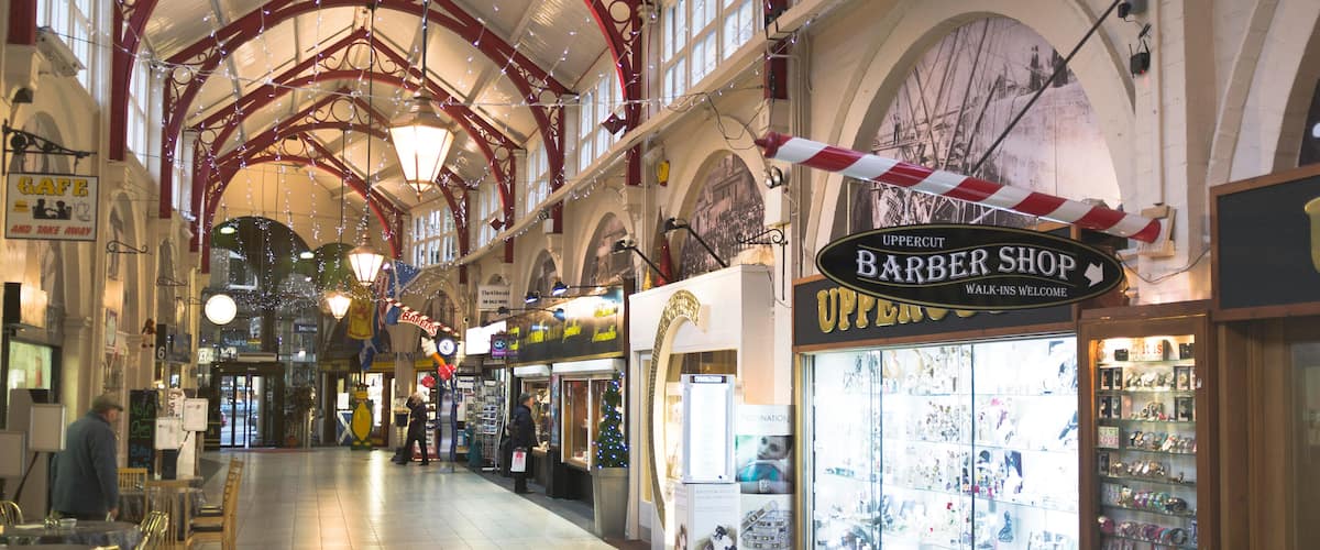 EAX2E1 dh Victorian market INVERNESS INVERNESSSHIRE Interior of old shopping mall shops. Image shot 2014. Exact date unknown.