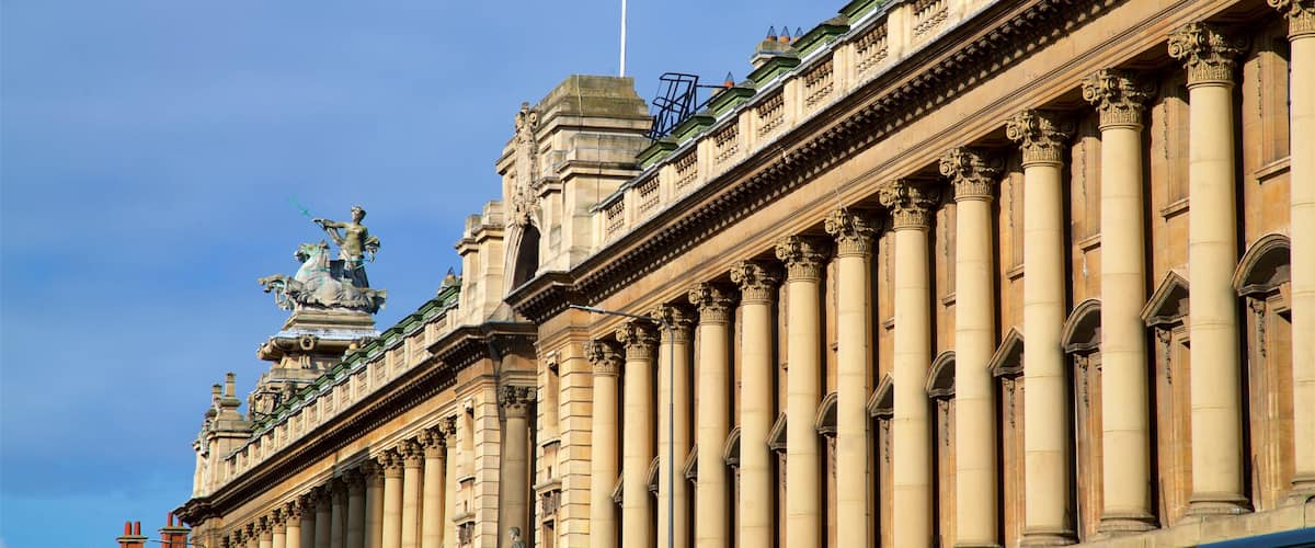 Hull Guildhall showing heritage elements