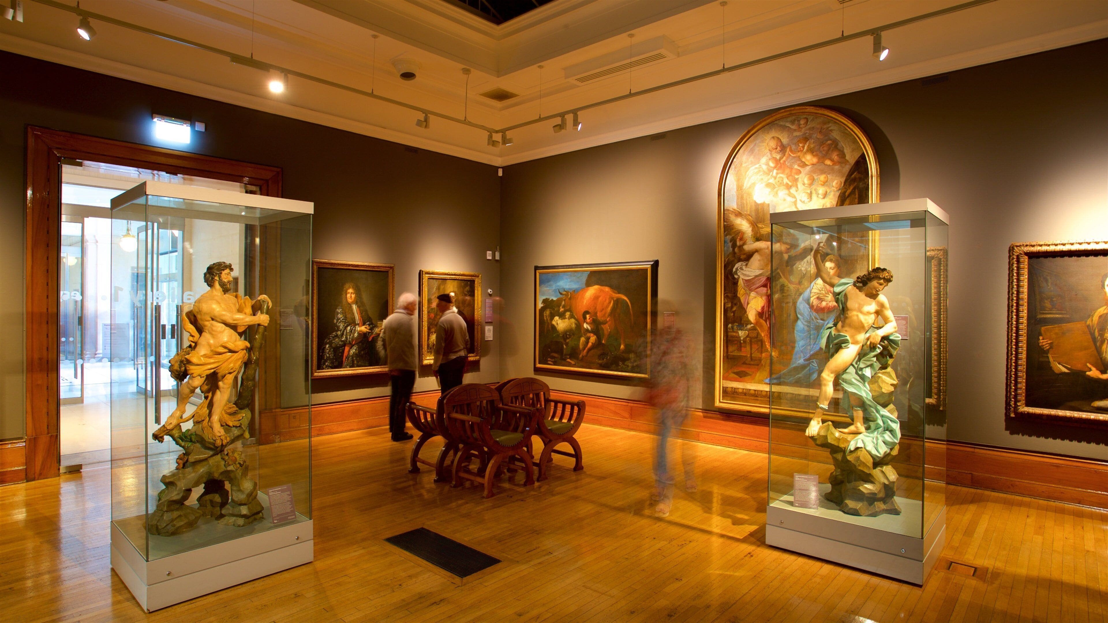 Ferens Art Gallery which includes interior views and art