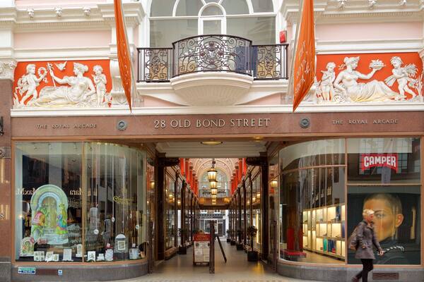 London og byder på shopping, kulturarvsgenstande og skiltning