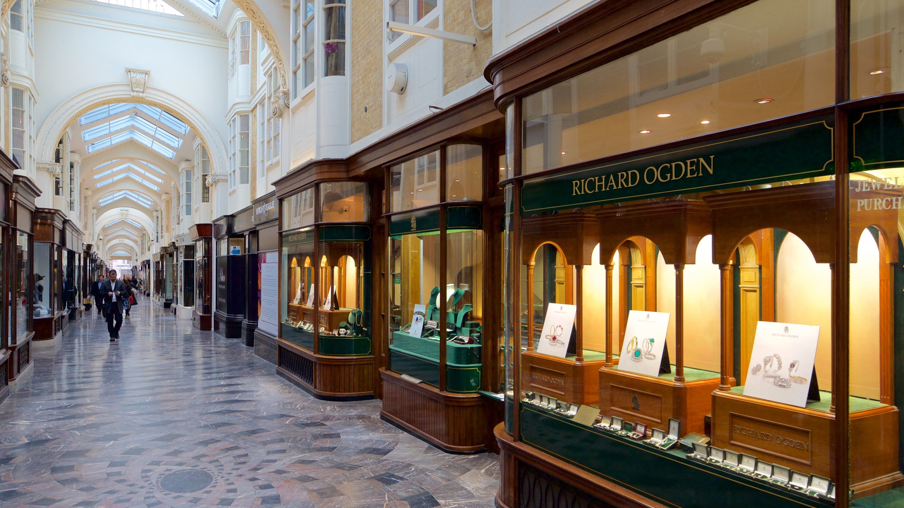 Burlington Arcade showing interior views, shopping and heritage elements