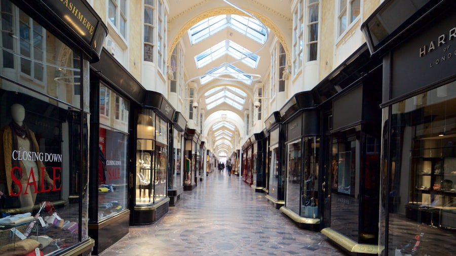 London which includes interior views, shopping and heritage elements