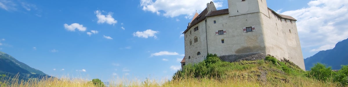 Liechtenstein mit einem Palast oder Schloss, ruhige Szenerie und Geschichtliches