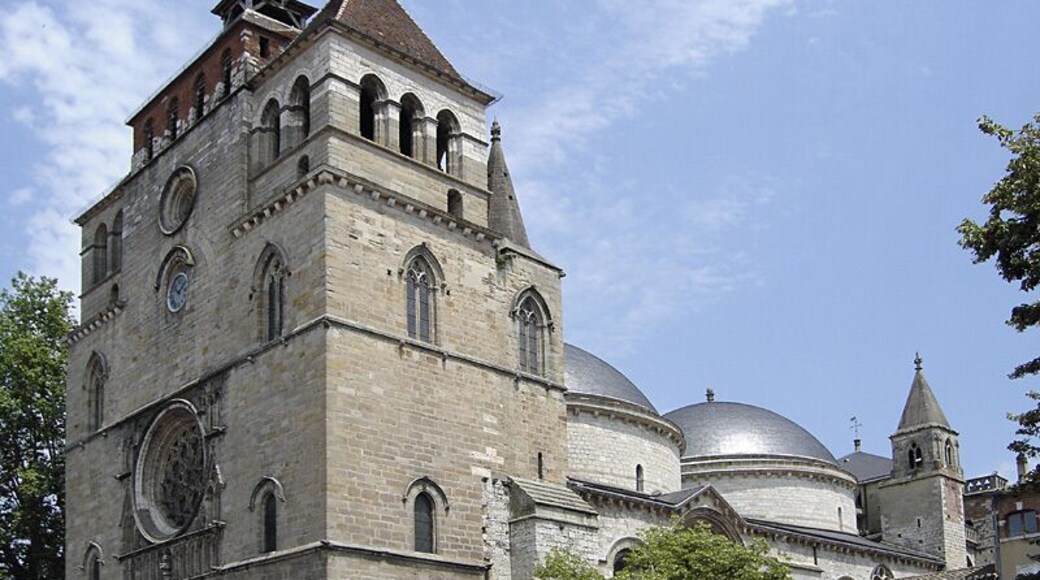 The Romanesque saint Stephen's cathedral at Cahors, France.