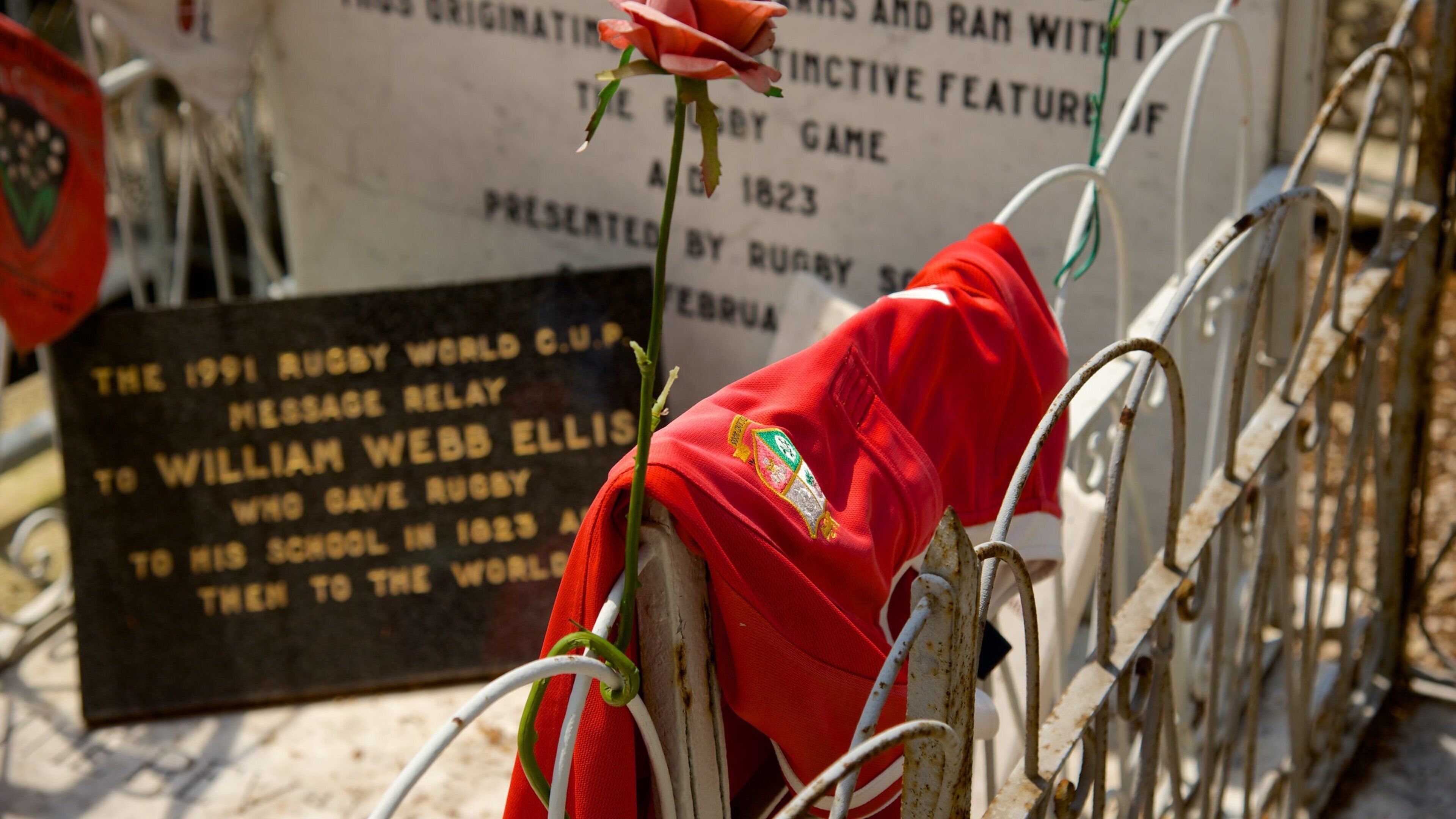 Menton que incluye un cementerio