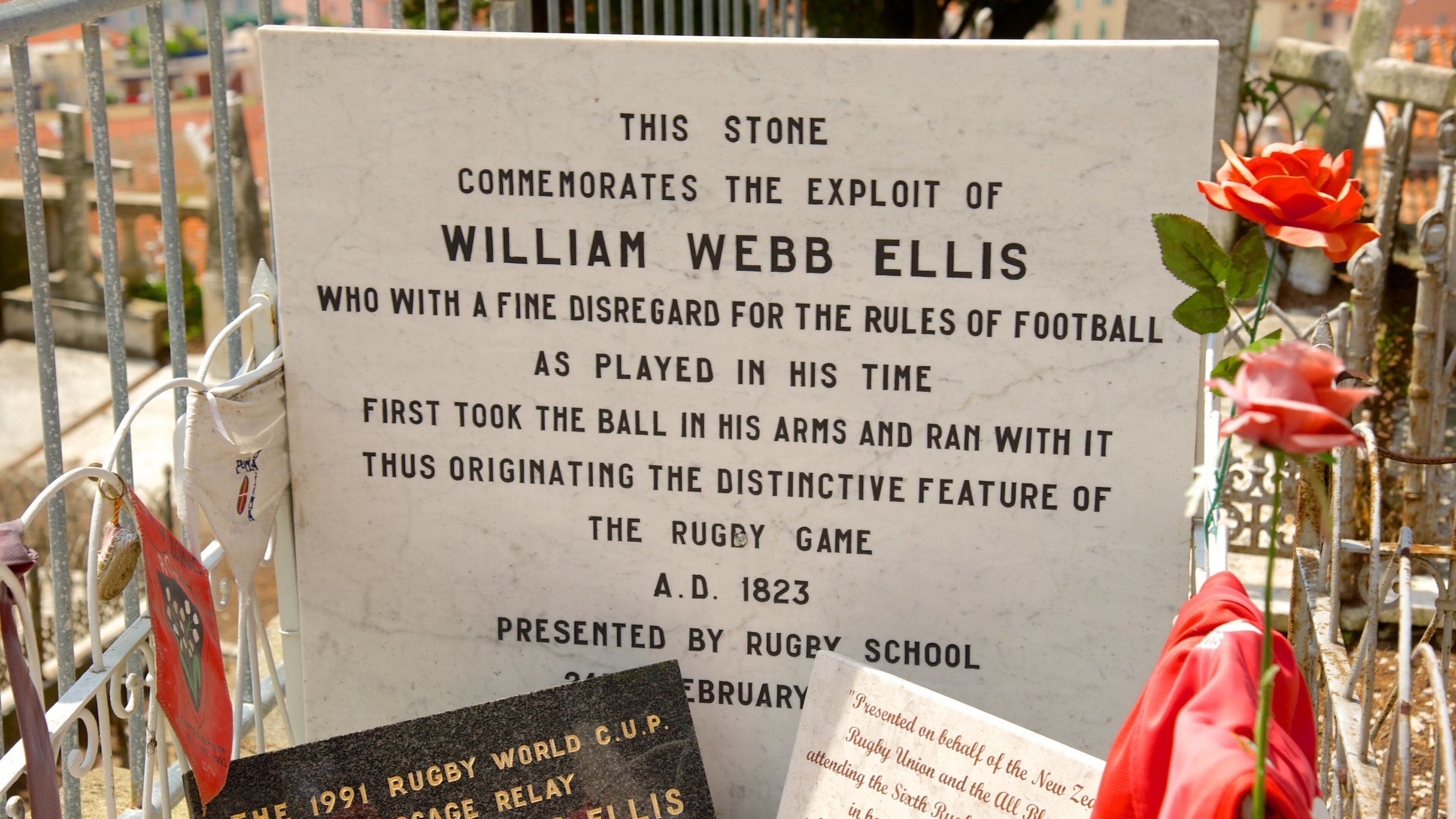 Menton showing a cemetery