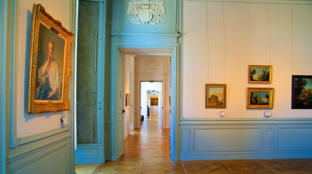 Musée des Beaux Arts which includes art, heritage elements and interior views
