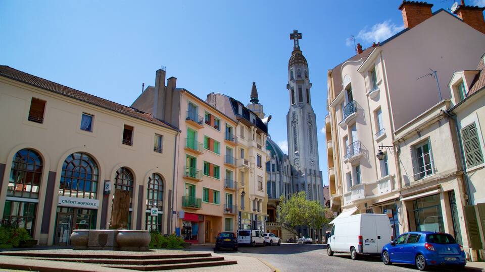 Église St-Blaise das einen historische Architektur und Stadt