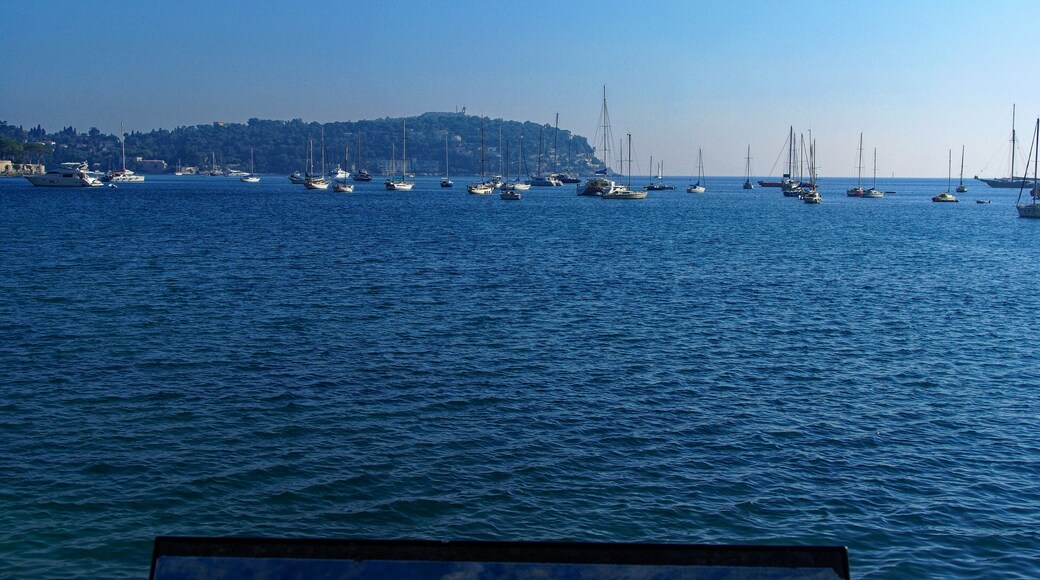 Villefranche-sur-Mer - Quai de l'Amiral Courbet - View SE on Cap-Ferrat