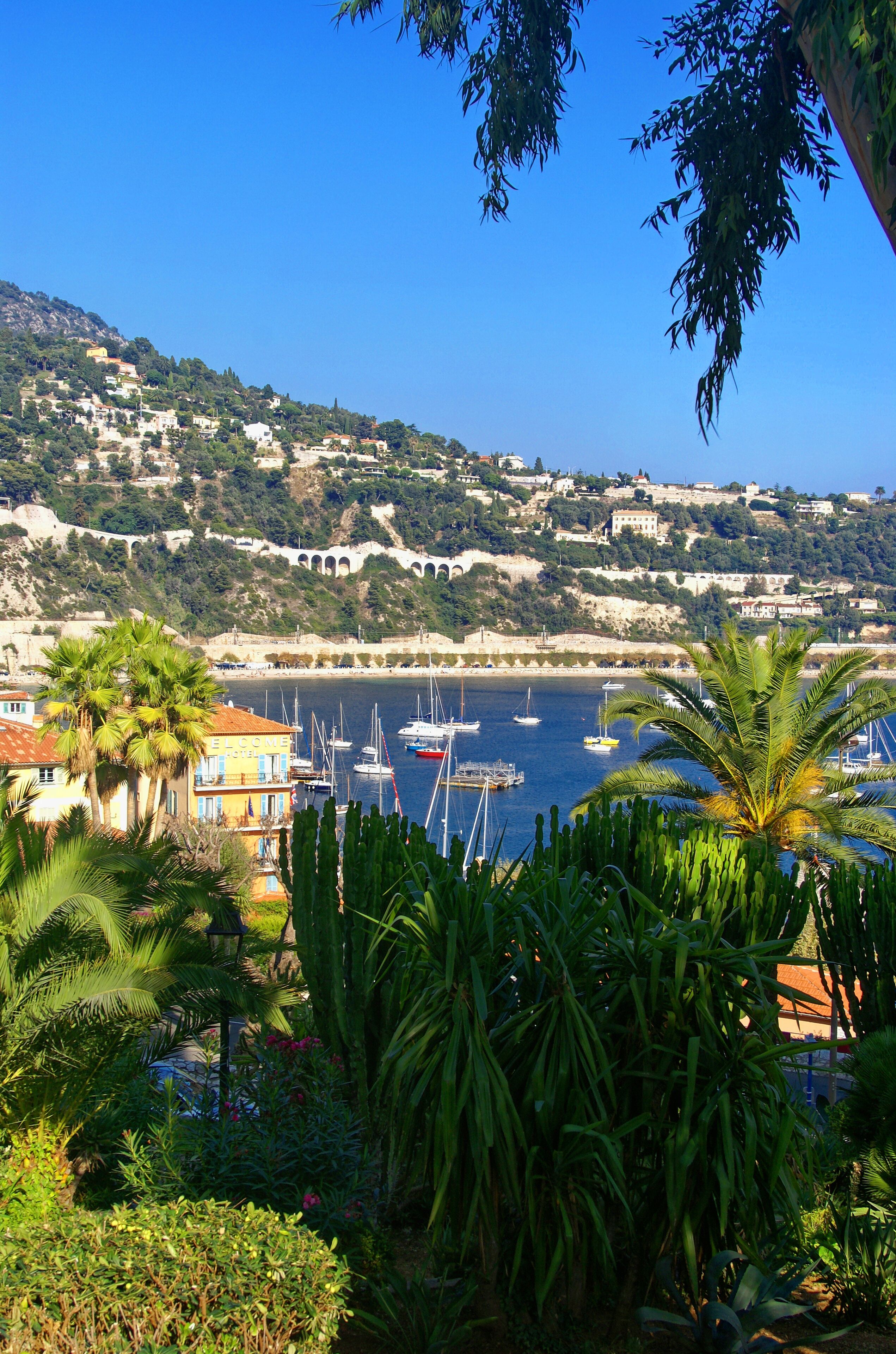 Villefranche-sur-Mer - Allée du Colonel Duval - View NE from the Park