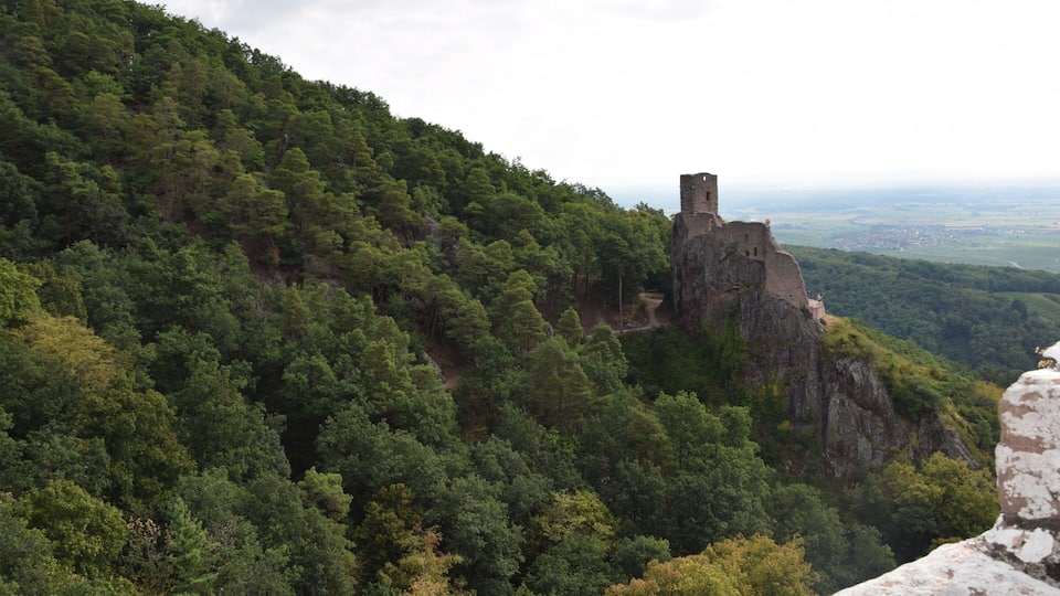 This building is classé au titre des Monuments Historiques. It is indexed in the Base Mérimée, a database of architectural heritage maintained by the French Ministry of Culture, under the references PA00085585 and IA68007143 .