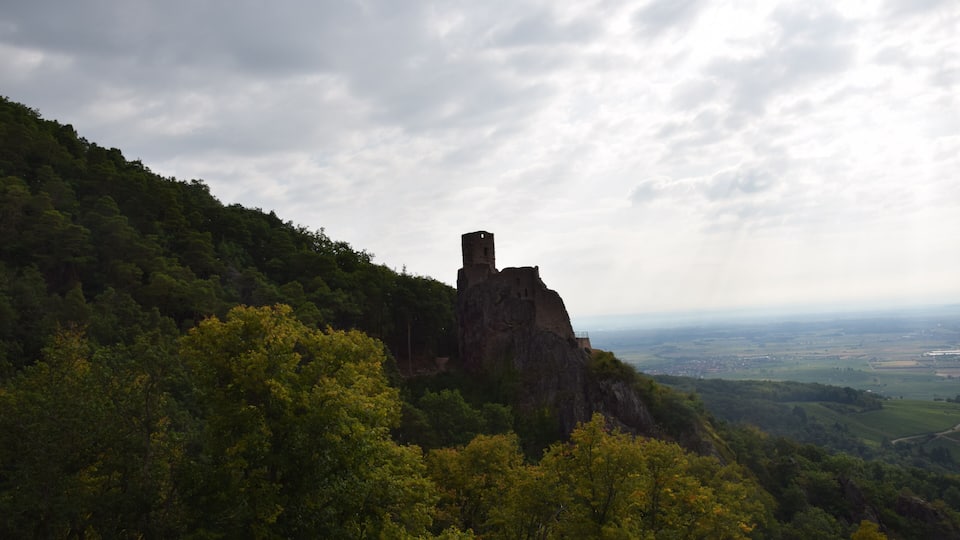 This building is classé au titre des Monuments Historiques. It is indexed in the Base Mérimée, a database of architectural heritage maintained by the French Ministry of Culture, under the references PA00085585 and IA68007143 .