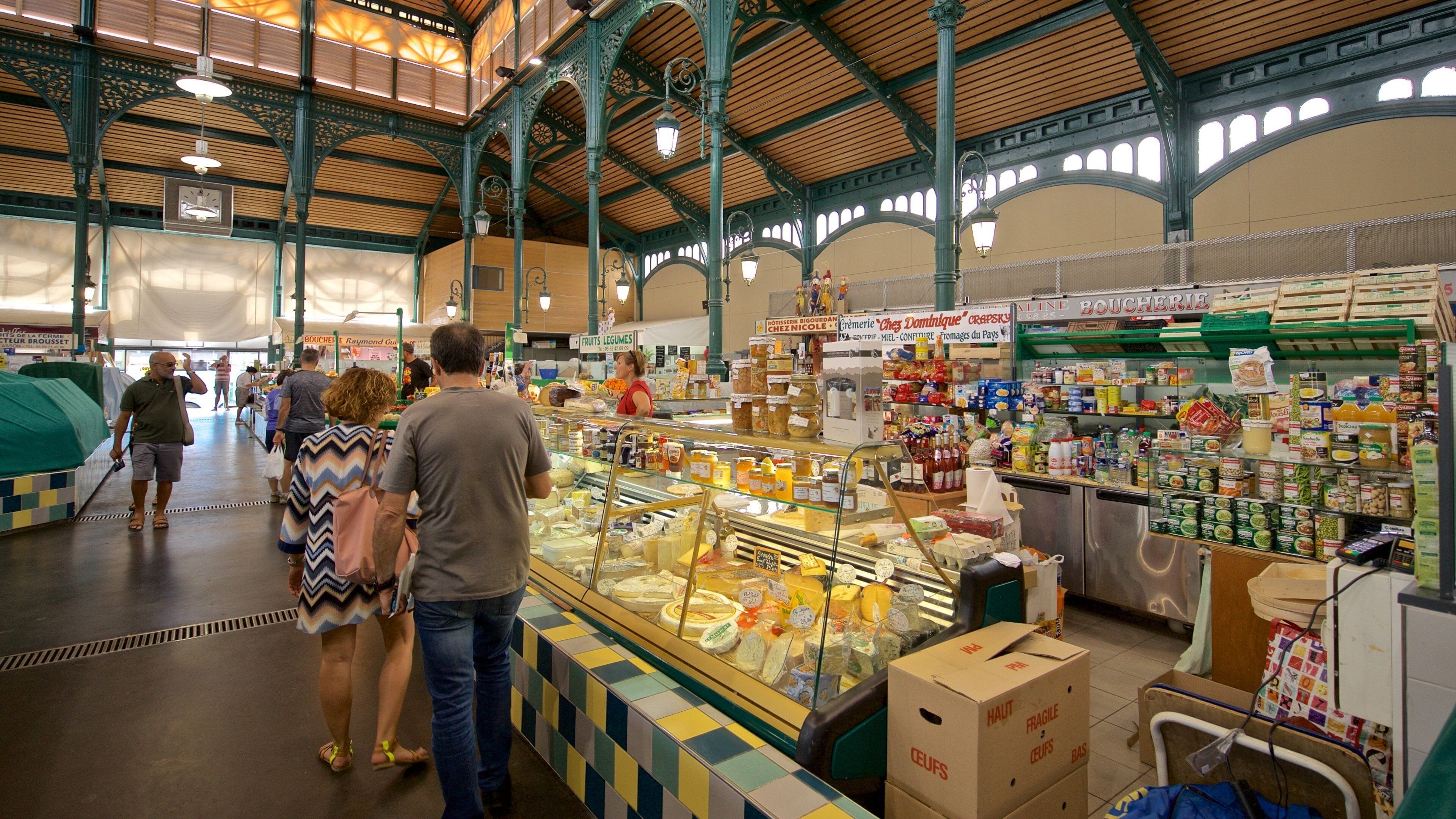 Lourdes Covered Market featuring shopping, markets and interior views