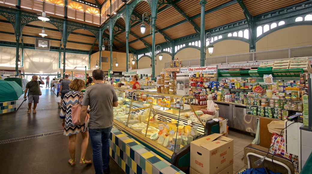 Lourdes Covered Market featuring shopping, markets and interior views