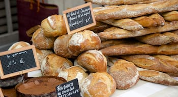 Burdeos ofreciendo comida