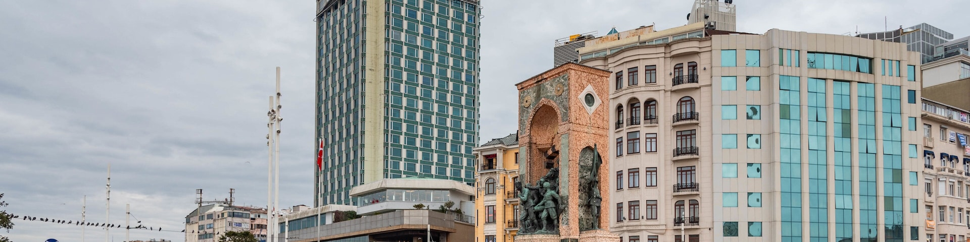Cumhuriyet Anıtı featuring street scenes, a monument and a city