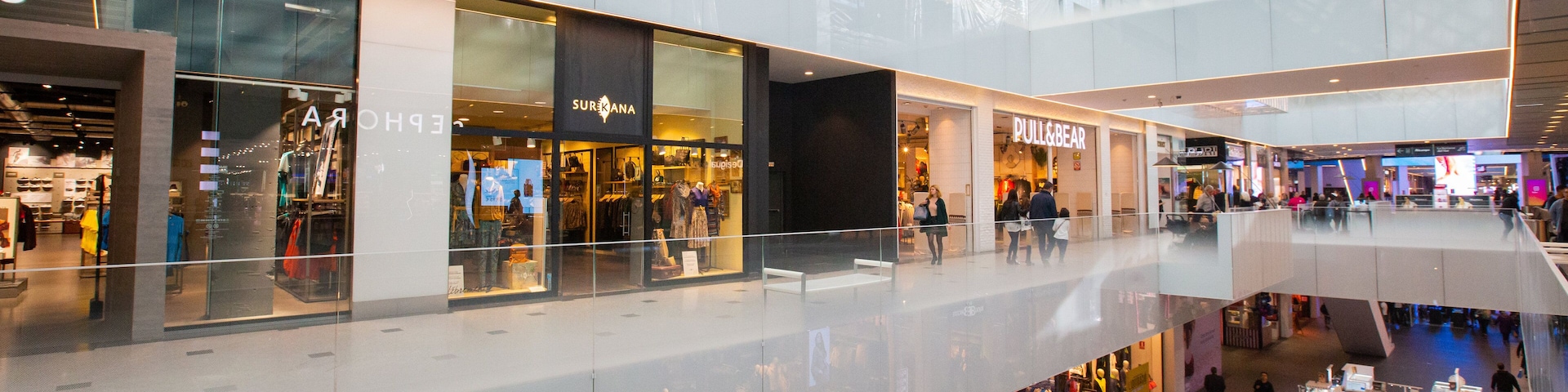 Diagonal Mar Shopping Mall which includes shopping and interior views