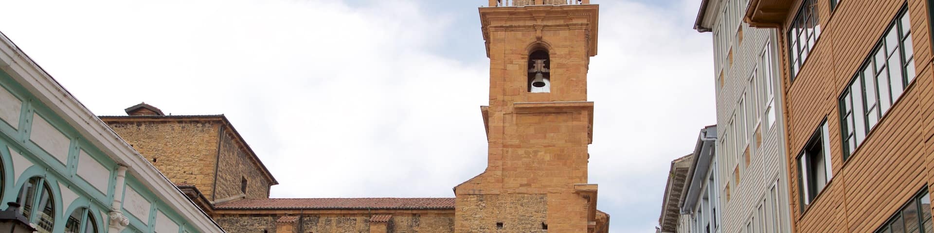 Markt El Fontan welches beinhaltet historische Architektur und Stadt