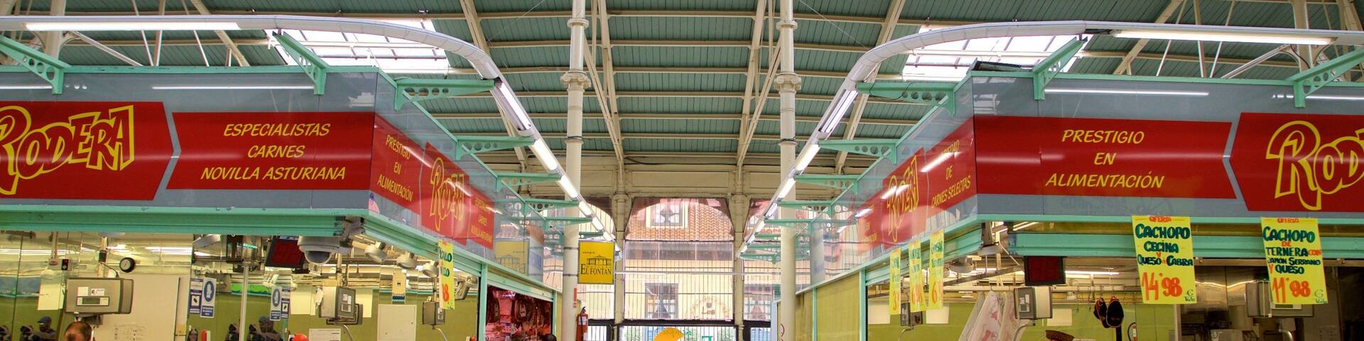 El Fontan Market showing markets and interior views