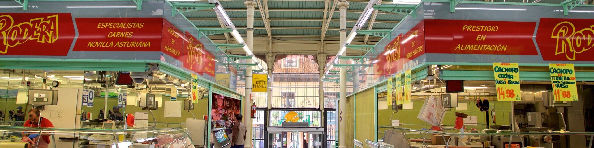 El Fontan Market showing markets and interior views